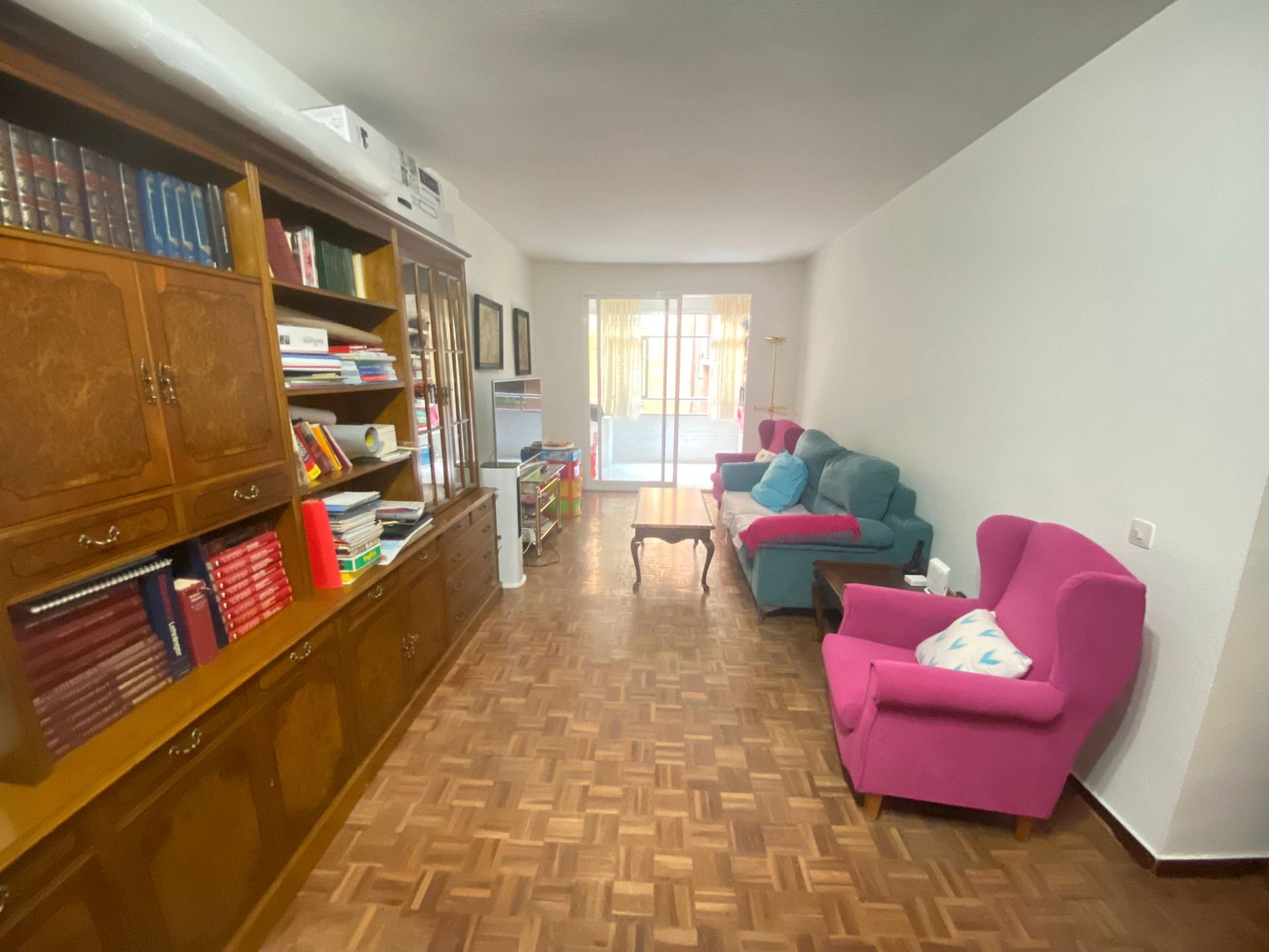 Living room of Flat for sale in  Madrid Capital  with Heating, Parquet flooring and Terrace