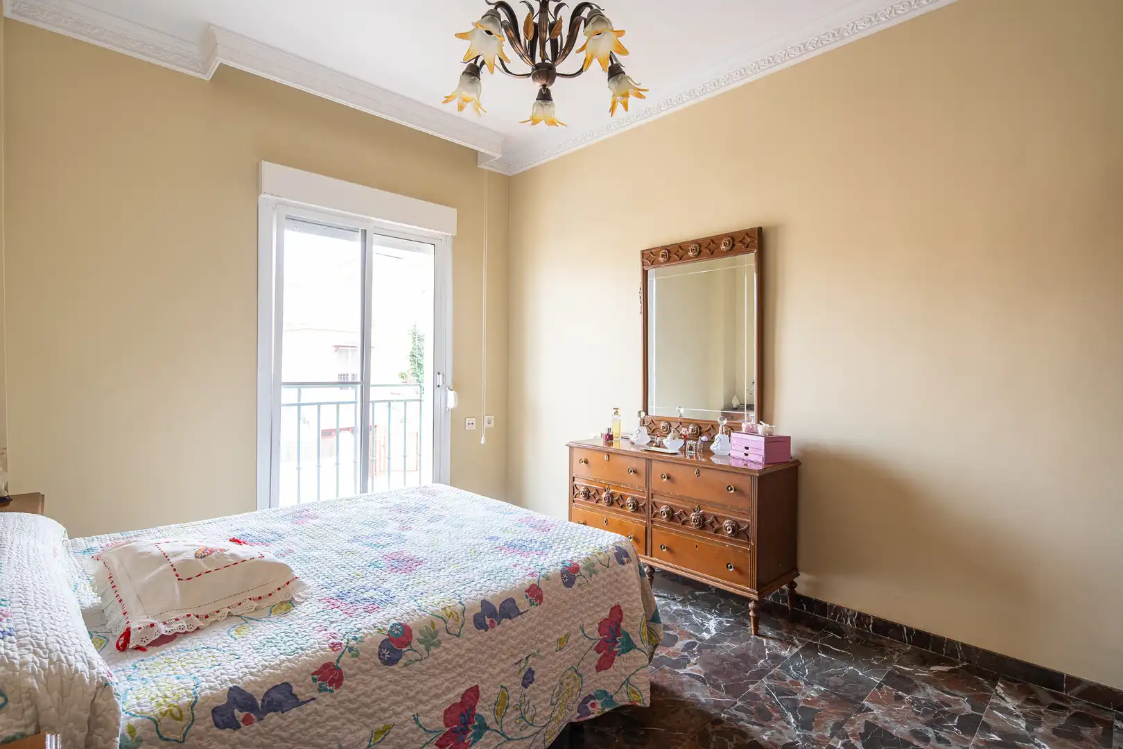 Dormitori de Casa adosada en venda en Huétor Vega amb Aire condicionat, Jardí privat i Terrassa
