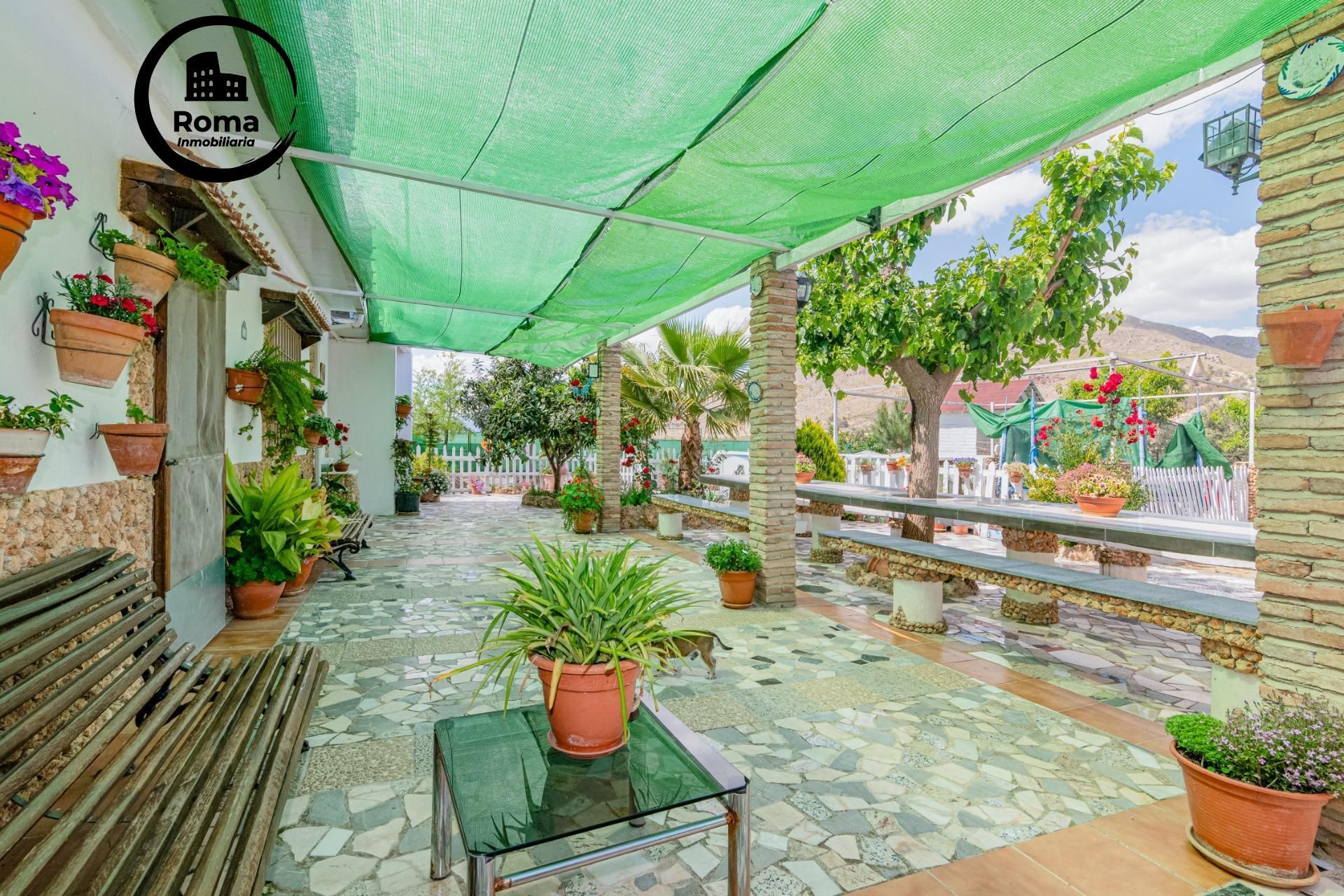 Vista exterior de Finca rústica en venda en Pinos Puente amb Jardí privat, Terrassa i Traster