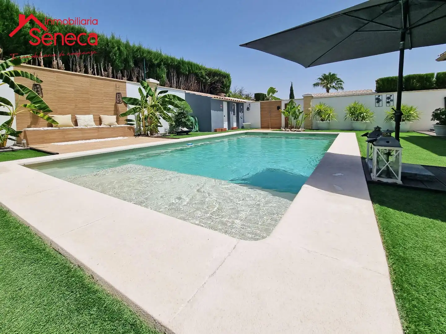Piscina de Casa o xalet en venda en Córdoba amb Aire condicionat, Calefacció i Terrassa