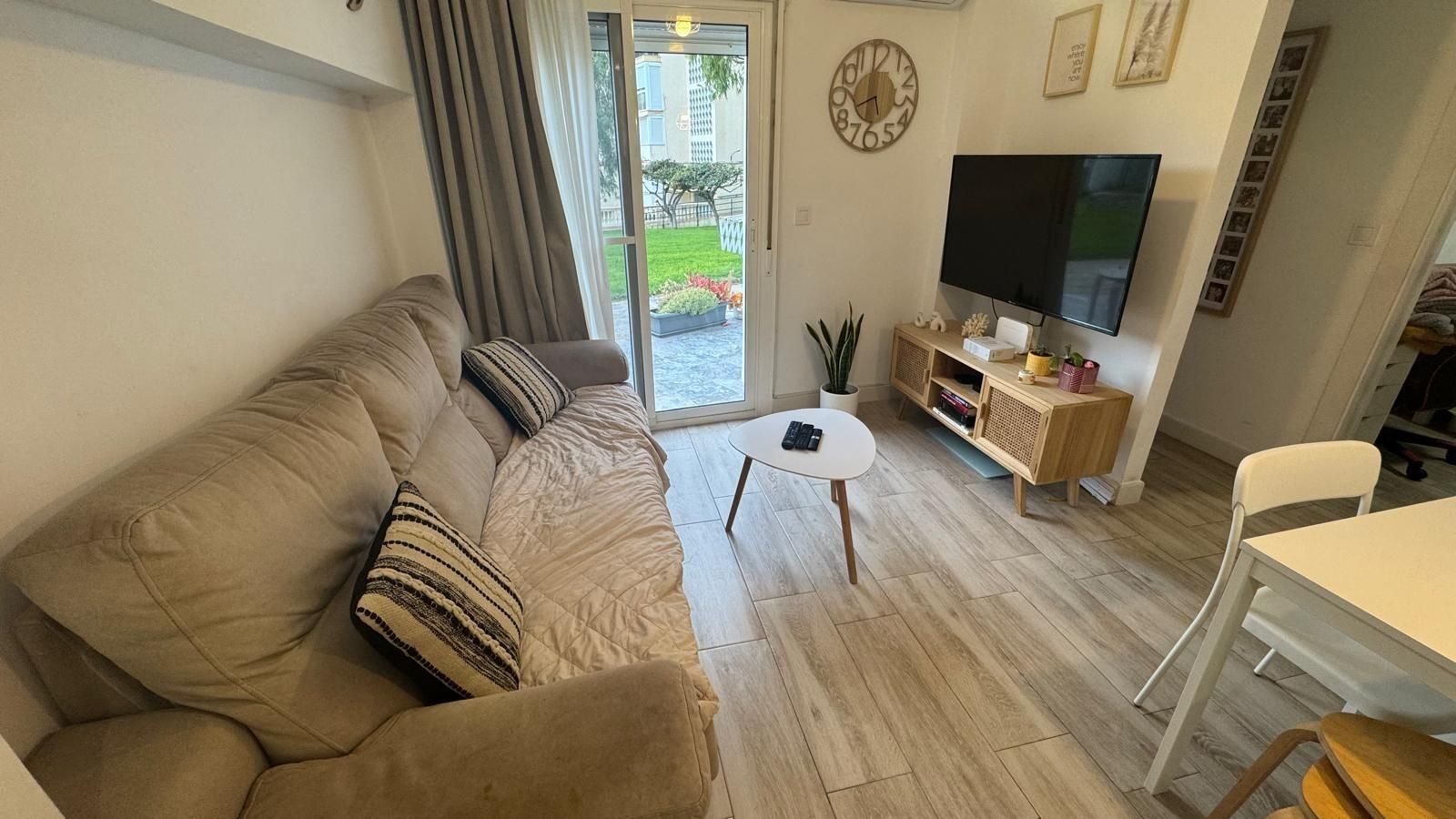 Wohnzimmer von Erdgeschoss zum Verkauf in Rincón de la Victoria mit Klimaanlage, Terrasse und Gemeinschaftspool