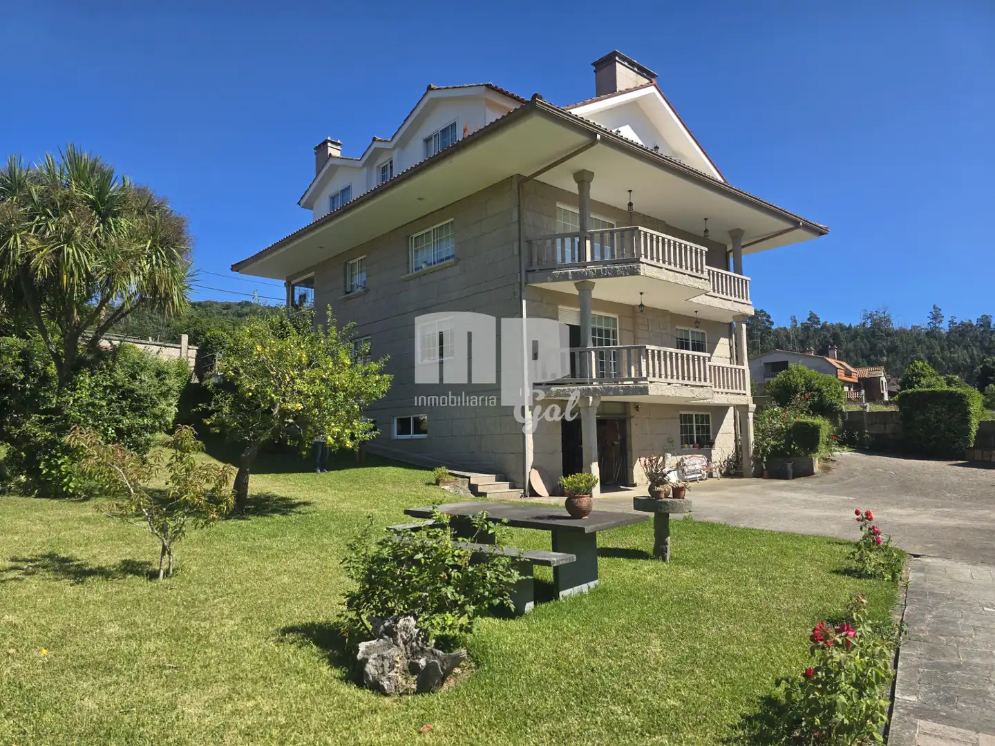 Vista exterior de Casa o chalet en venta en Vigo  con Calefacción, Jardín privado y Terraza