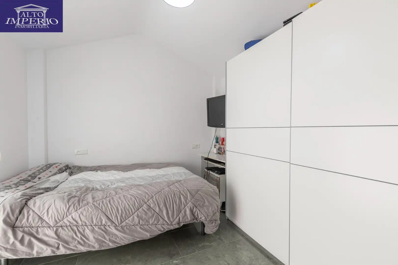 Schlafzimmer von Haus oder Chalet zum Verkauf in Churriana de la Vega mit Klimaanlage, Terrasse und Balkon