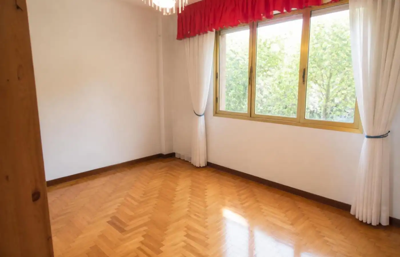 Dormitori de Casa adosada en venda en Daganzo de Arriba amb Aire condicionat, Jardí privat i Terrassa