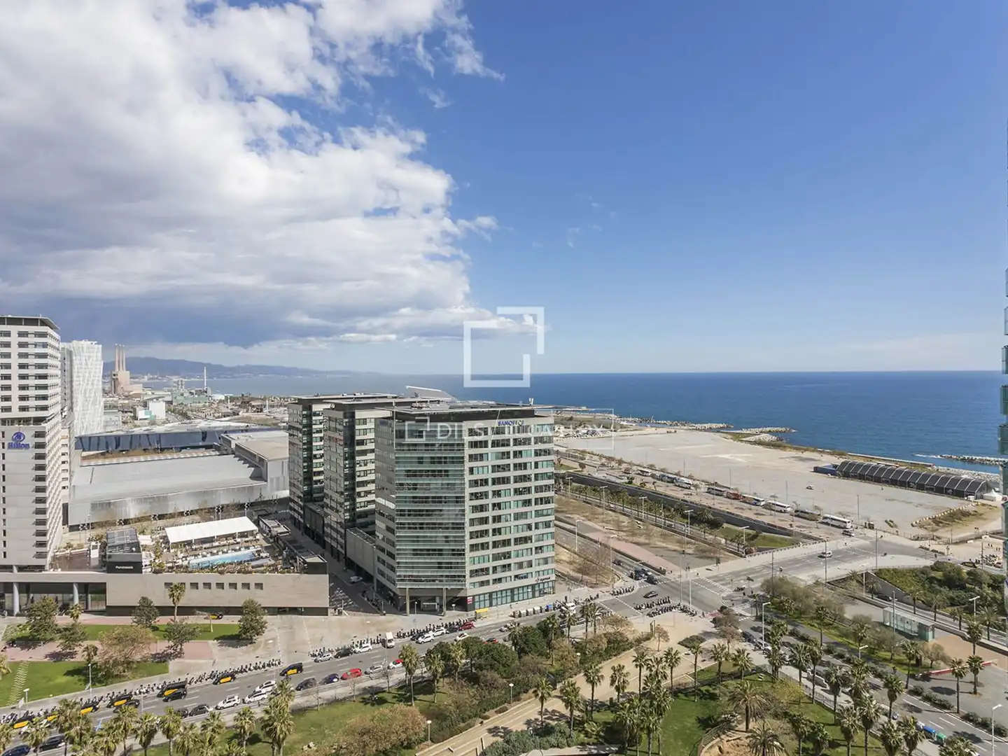 Außenansicht von Dachboden zum Verkauf in Barcelona mit Klimaanlage, Heizung und Privatgarten