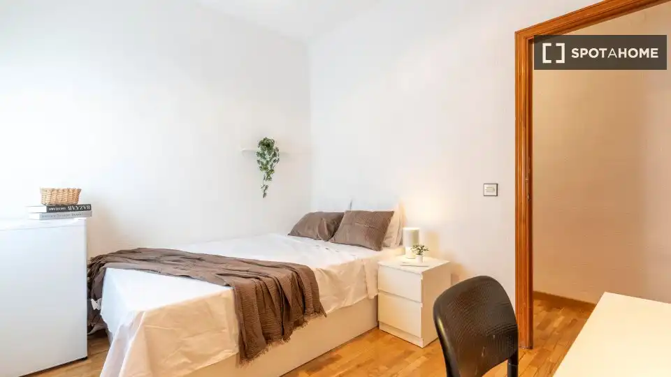Bedroom of Flat for rent in Madrid  with Air Conditioner, Heating and Furnished