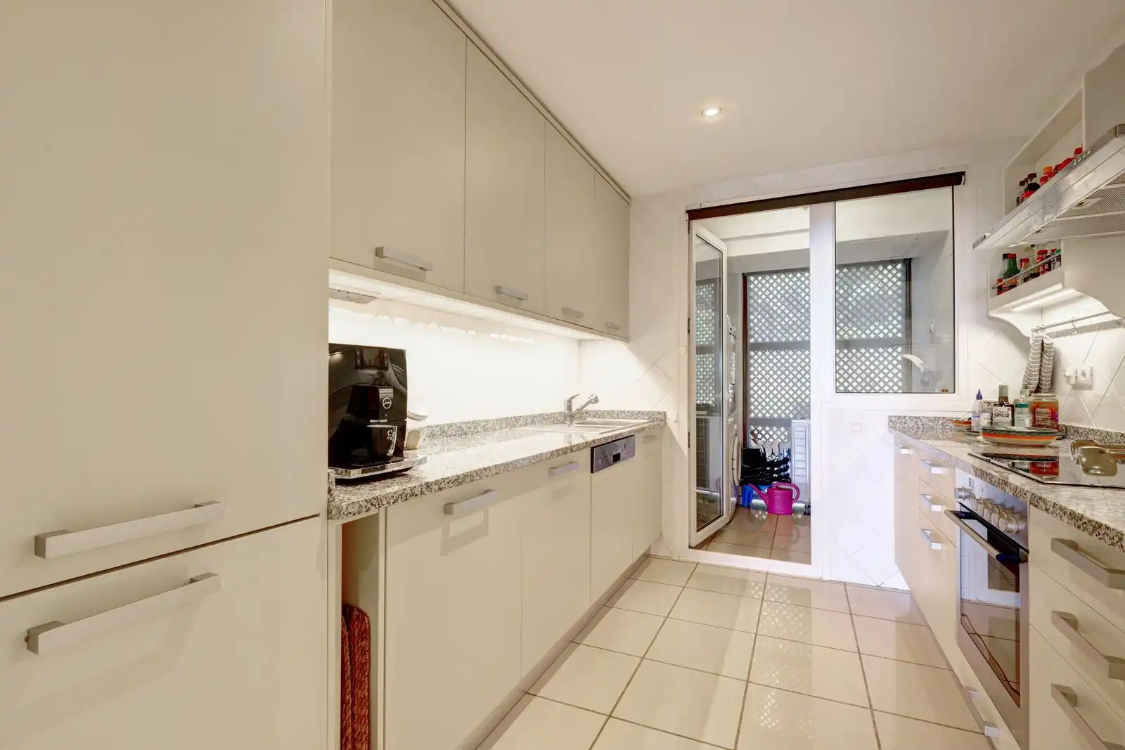 Apartament amb piscina en venda a Benahavís pueblo, imagen 18