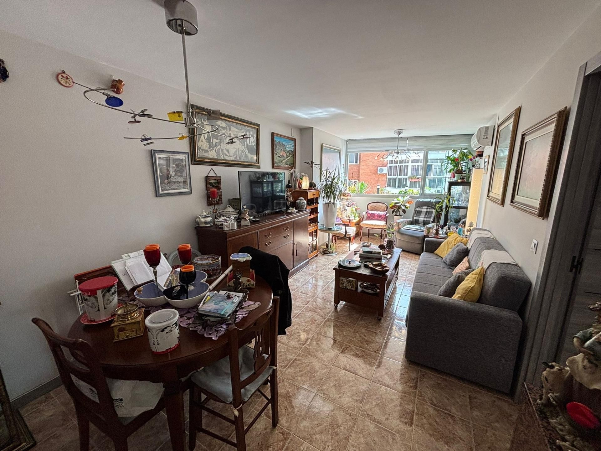 Sala d'estar de Apartament en venda en Torremolinos amb Aire condicionat, Calefacció i Piscina comunitària