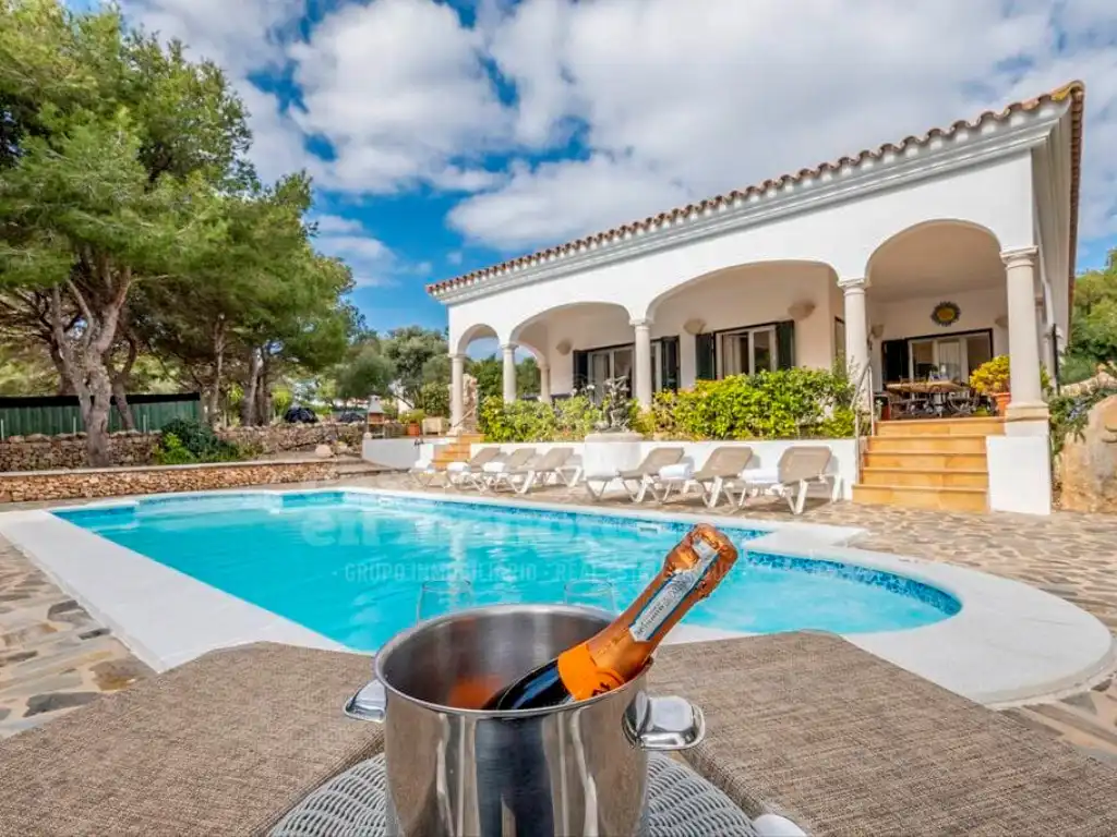 Haus mit Pool zum Verkauf in Binibèquer