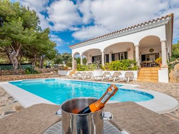 Casa amb piscina en venda a Binibèquer