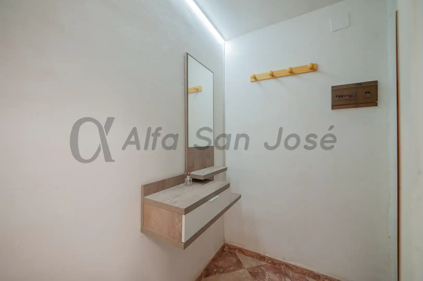 Bathroom of Flat for sale in Sevilla  with Furnished and Oven