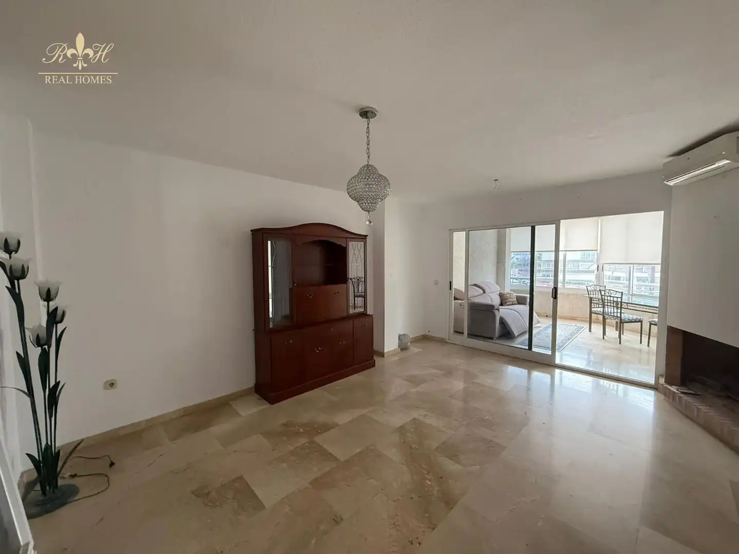 Wohnung zur Miete in L'Alfàs del Pi mit Klimaanlage, Terrasse und Schwimmbad