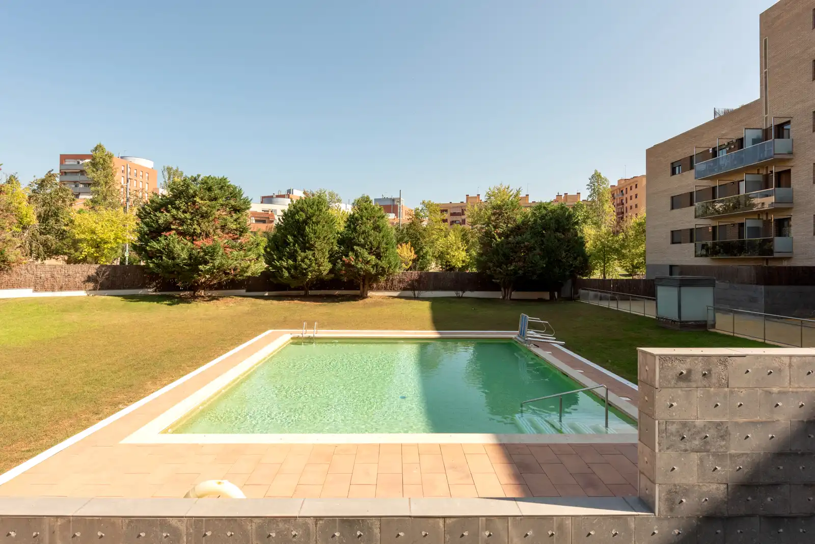 Swimming pool of Flat for rent in Sabadell  with Heating, Parquet flooring and Oven