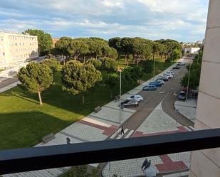 Exterior view of Flat for sale in Valladolid Capital  with Heating, Parquet flooring and Storage room