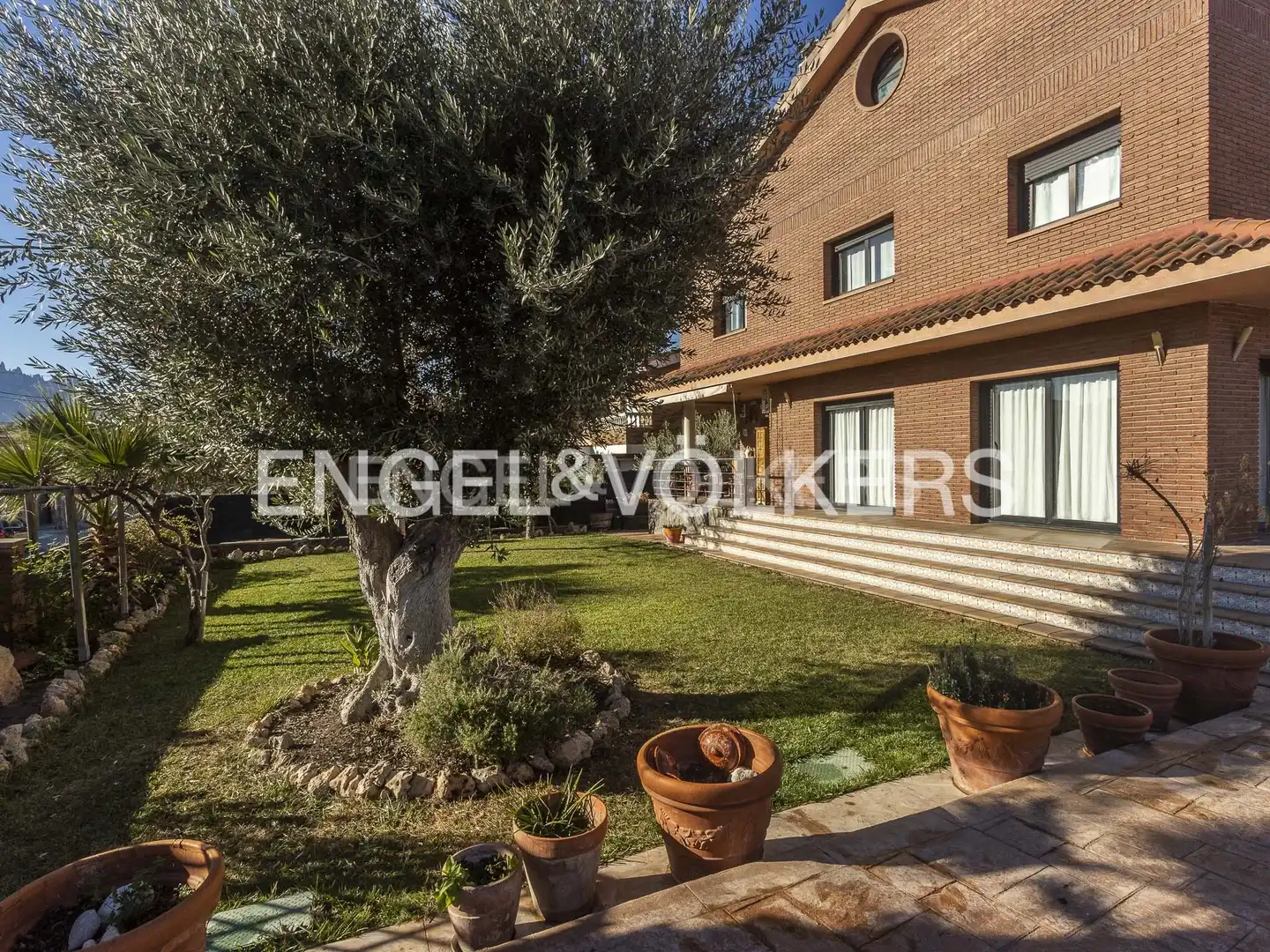 Vista exterior de Casa o xalet en venda en Castellgalí amb Aire condicionat, Calefacció i Jardí privat