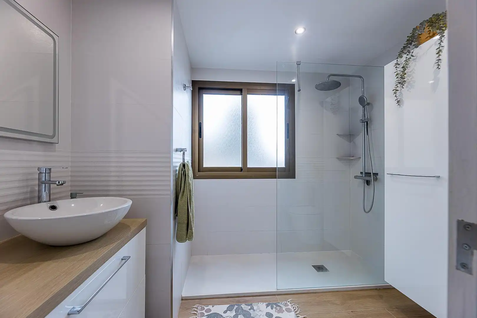 Bathroom of Flat for sale in  Palma de Mallorca  with Air Conditioner, Heating and Parquet flooring