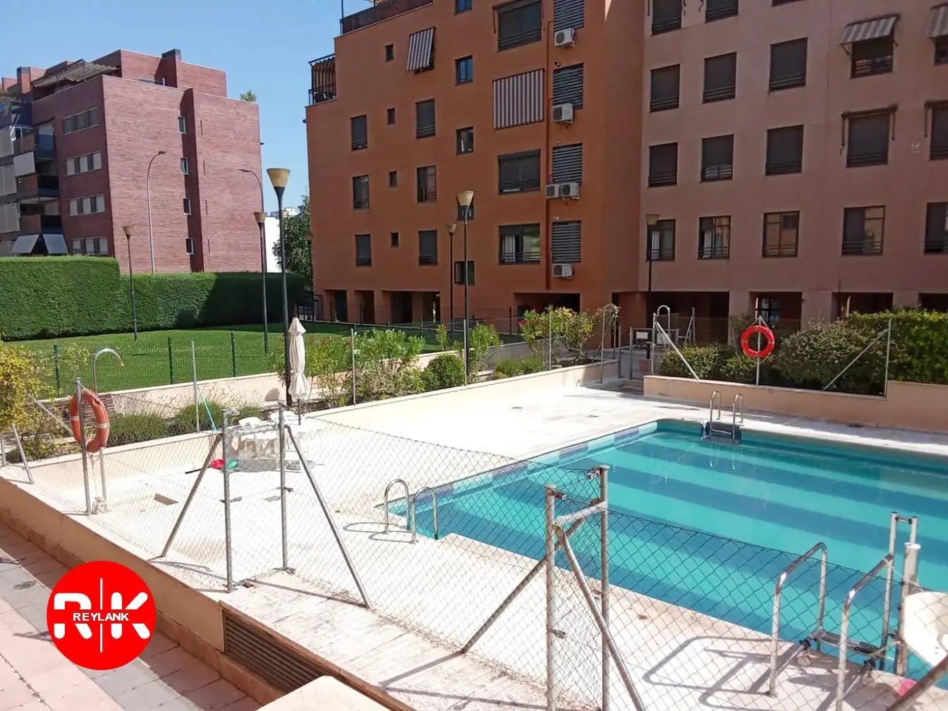 Swimming pool of Flat for sale in Madrid  with Air Conditioner, Heating and Private garden