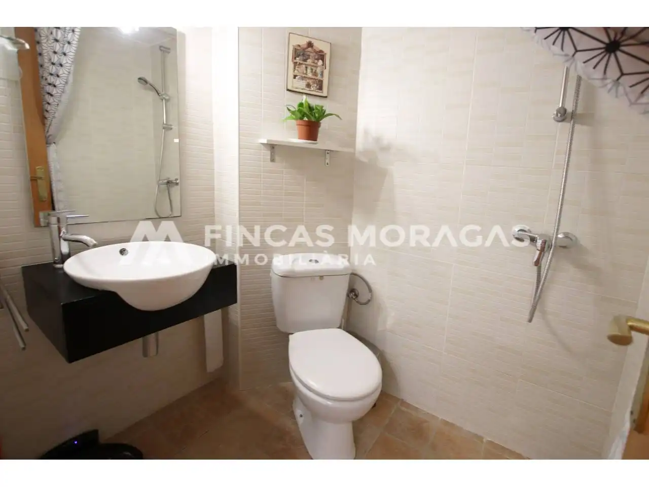 Bathroom of Attic for sale in Sant Cugat del Vallès  with Air Conditioner, Heating and Parquet flooring