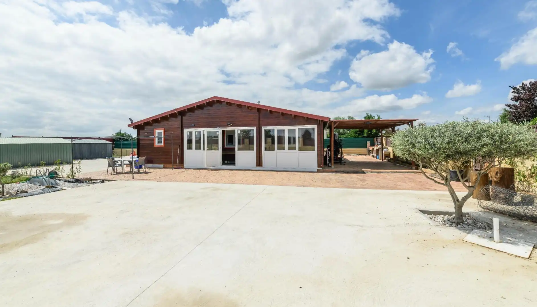 Vista exterior de Casa o xalet en venda en Matarrubia amb Terrassa
