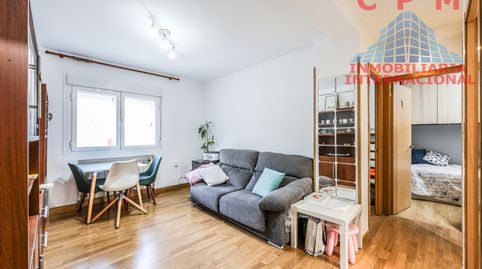 Foto 3 de Piso en venta en Apóstol Santiago, Madrid Capital