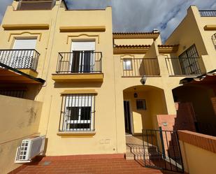 Außenansicht von Maisonette miete in Bormujos mit Klimaanlage, Terrasse und Balkon