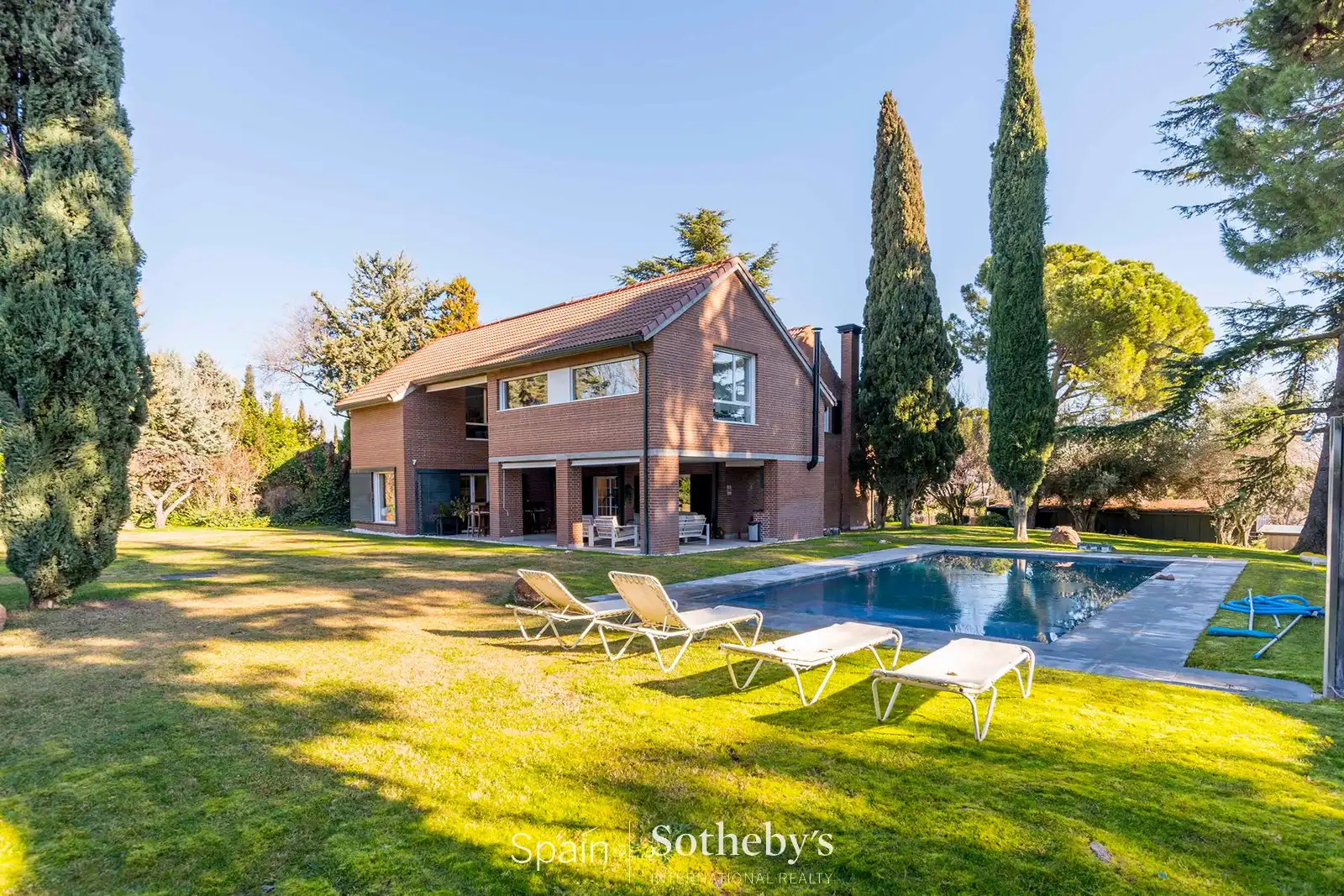 Garden of Houses for sale in La Moraleja  with Air Conditioner, Heating and Private garden
