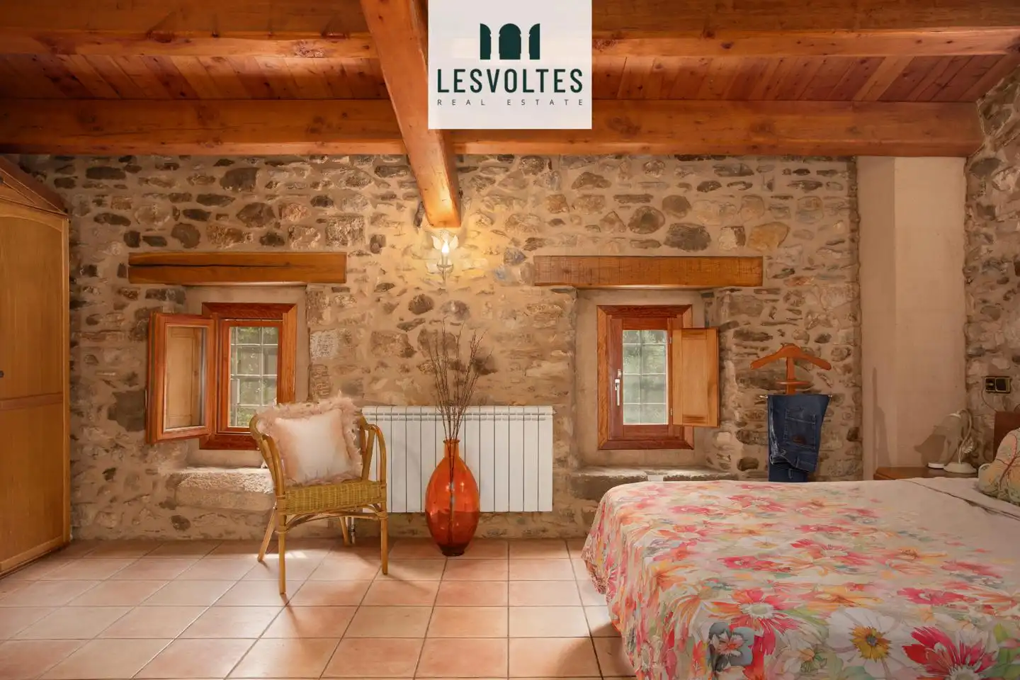 Dormitori de Casa o xalet en venda en Juià amb Aire condicionat, Calefacció i Jardí privat