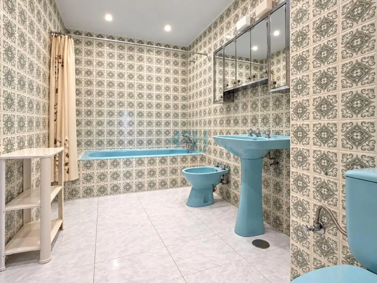 Bathroom of Flat for sale in A Ponte
