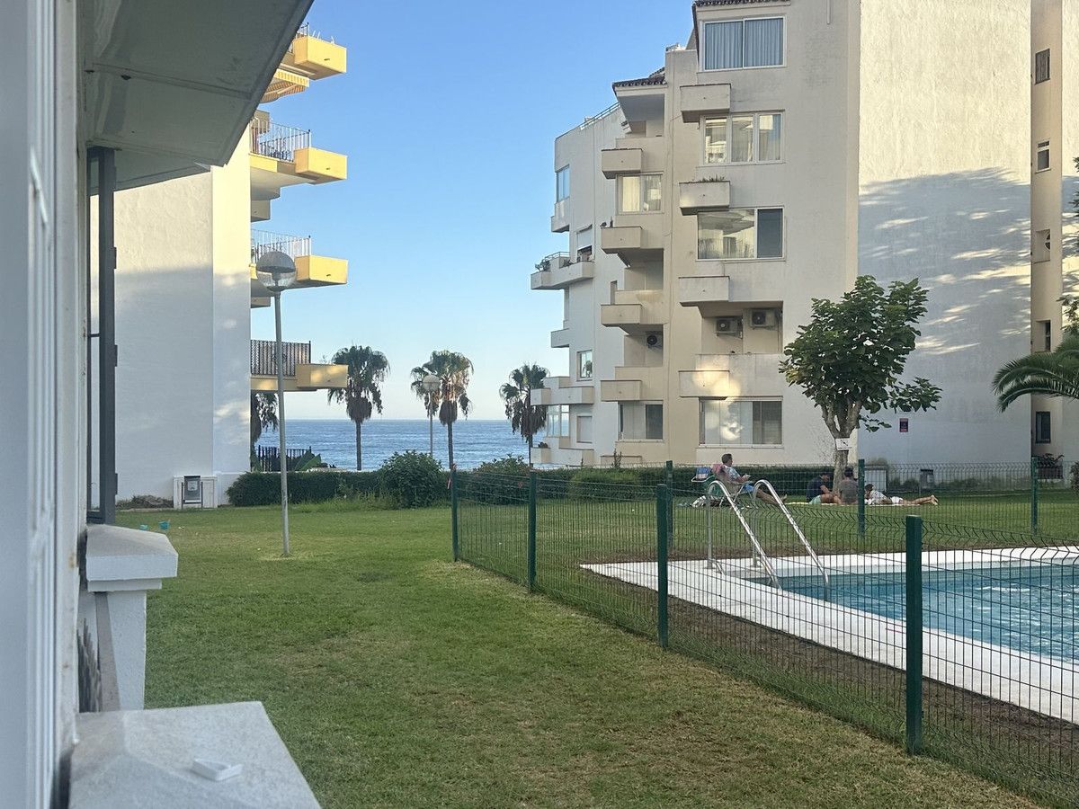 Piscina de Planta baja en venta en Marbella con Terraza, Piscina y Amueblado