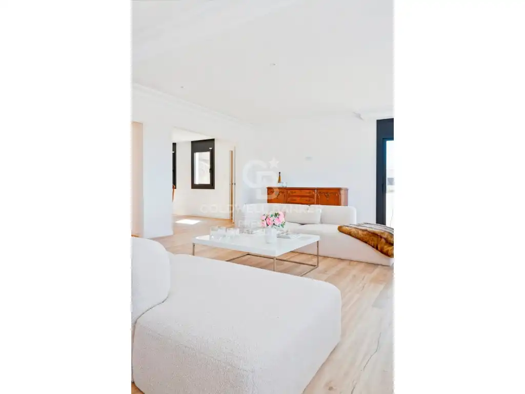 Living room of Houses for sale in Esplugues de Llobregat