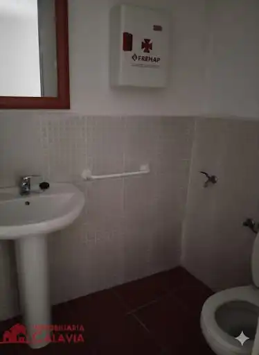 Local commercial à louer à Baeza, imagen 7