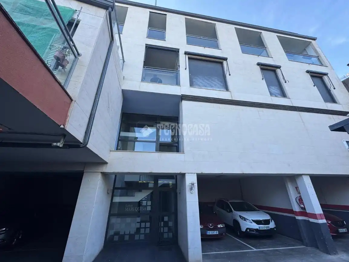 Außenansicht von Büro zum Verkauf in Valladolid mit Heizung und Terrasse