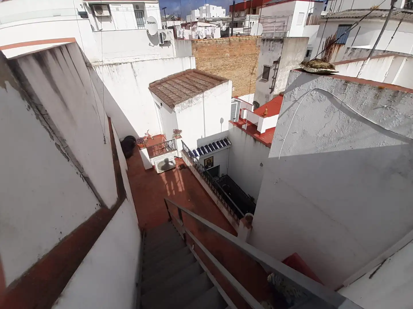 Exterior view of Houses for sale in Sevilla  with Air Conditioner