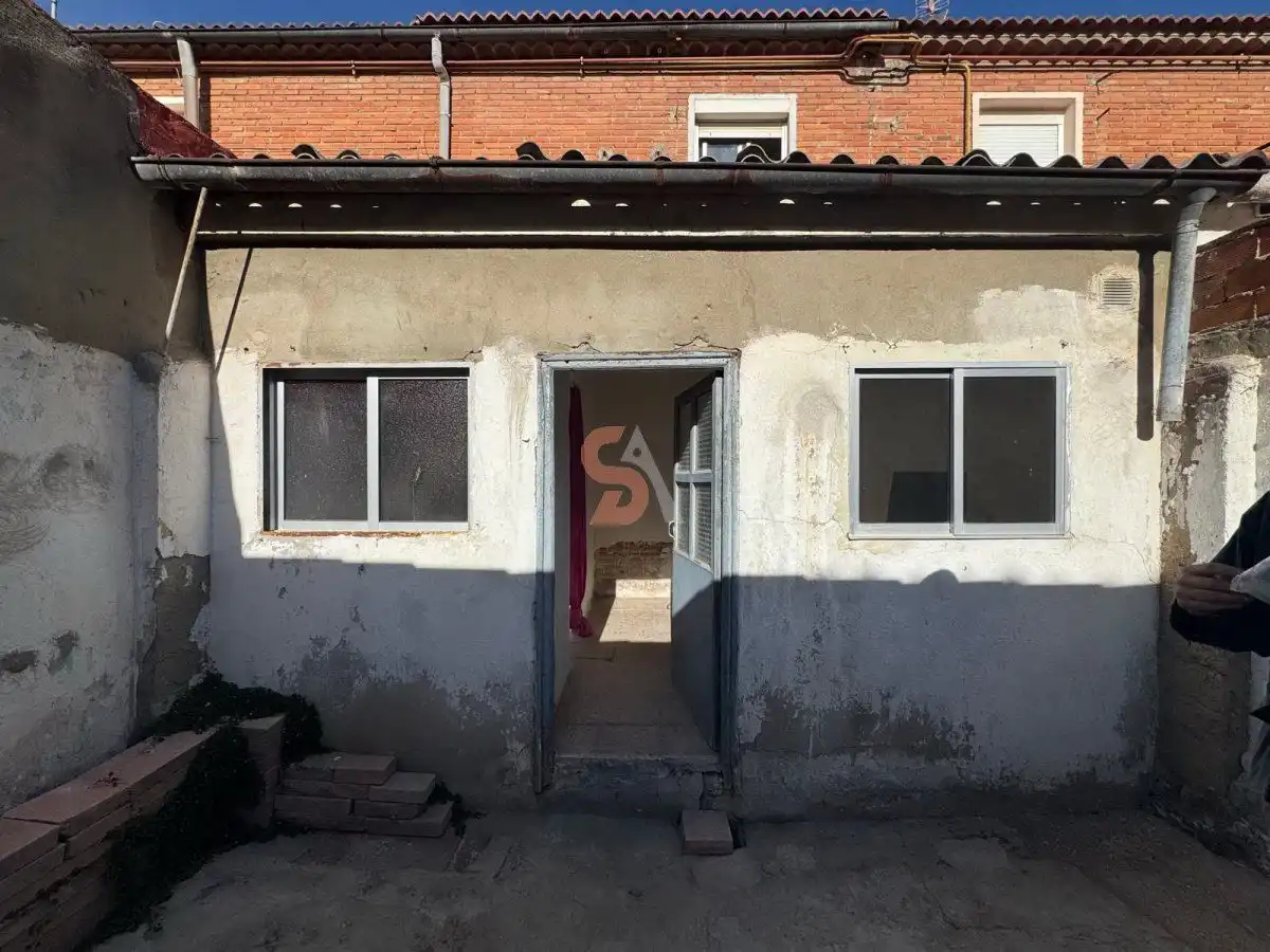 Exterior view of Houses for sale in Valladolid  with Heating and Terrace