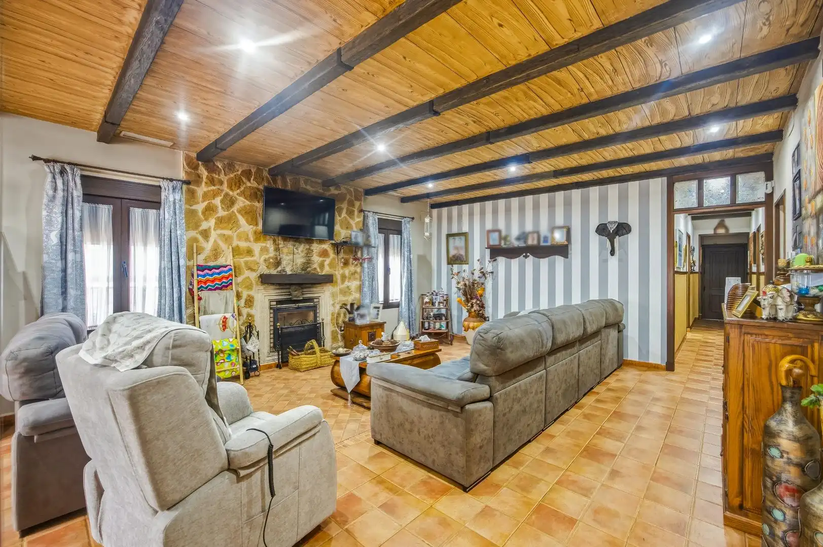 Sala d'estar de Casa o xalet en venda en Chiclana de la Frontera amb Aire condicionat, Jardí privat i Terrassa