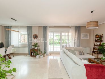 Maison mitoyenne avec balcon à louer à Zona Carretera del Plantío