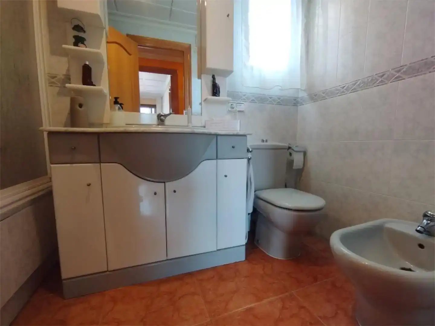 Bathroom of Flat for share in Elda  with Air Conditioner, Furnished and Balcony