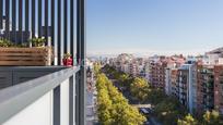 Exterior view of Apartment for sale in  Barcelona Capital  with Balcony