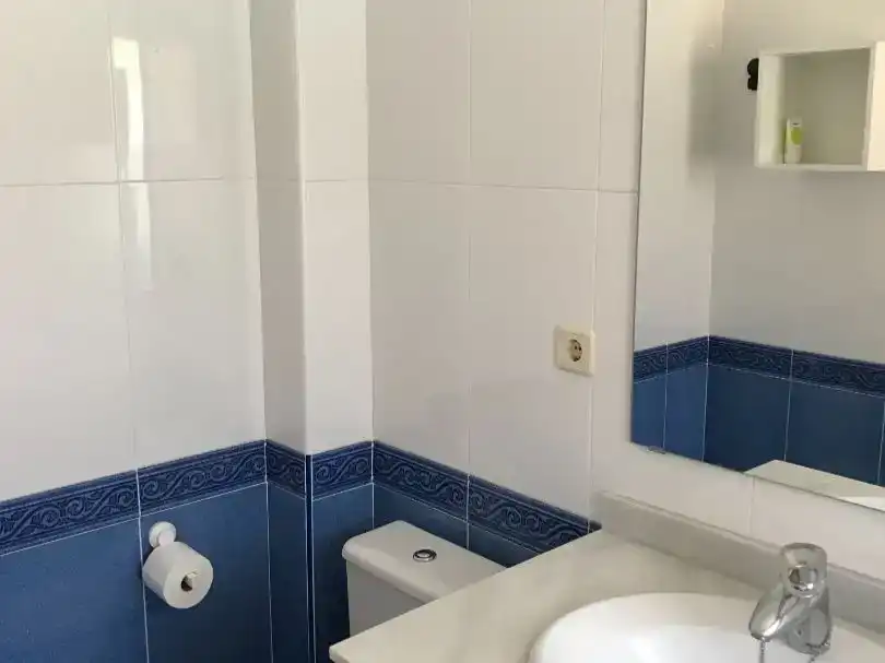 Bany de Apartament en venda en Rota amb Piscina i Balcó