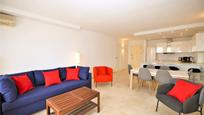 Sala d'estar de Apartament en venda en Estepona amb Aire condicionat, Calefacció i Jardí privat