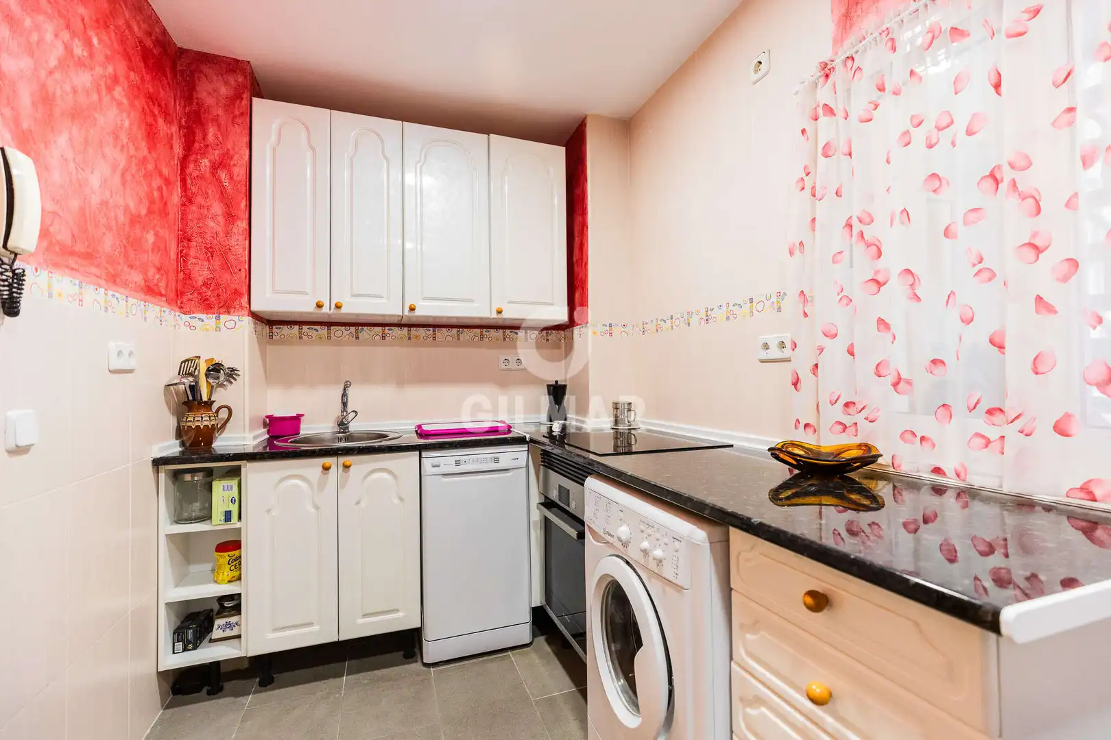Cocina de Piso en venta en Guadarrama con Calefacción, Jardín privado y Piscina