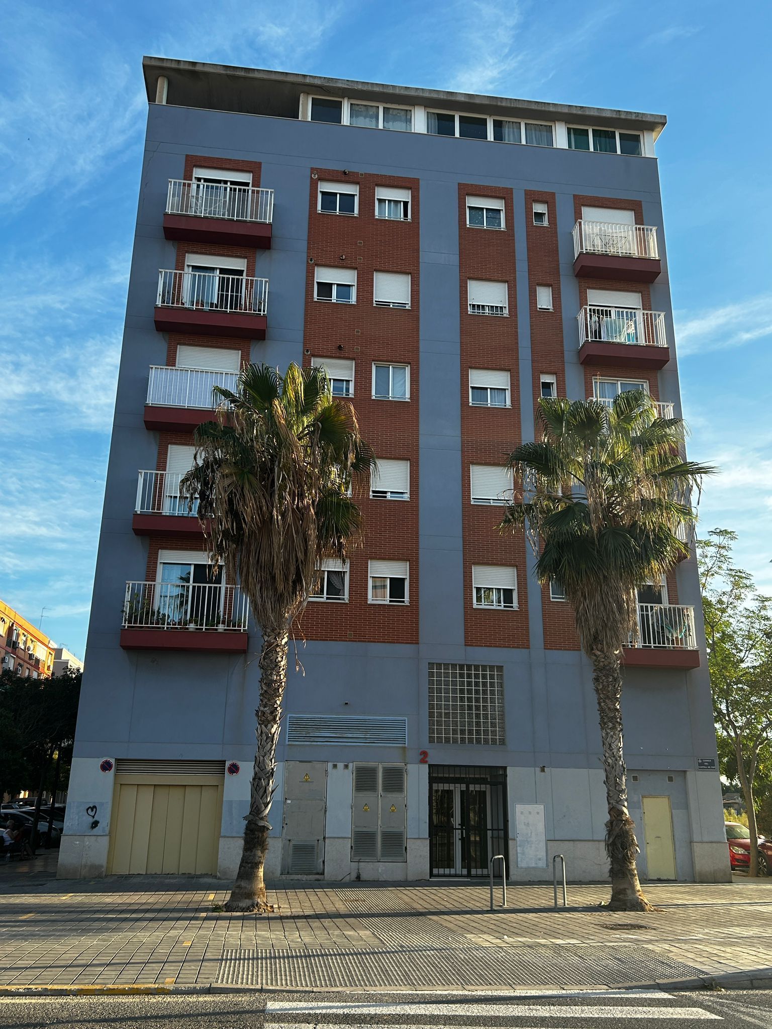 Exterior view of Flat for sale in  Valencia Capital  with Air Conditioner, Storage room and Furnished