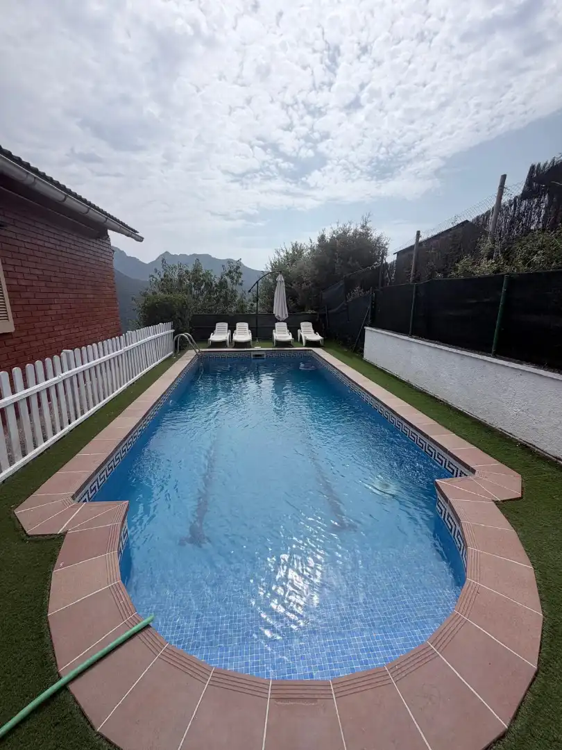 Piscina de Casa o xalet en venda en Cercs amb Aire condicionat, Calefacció i Jardí privat