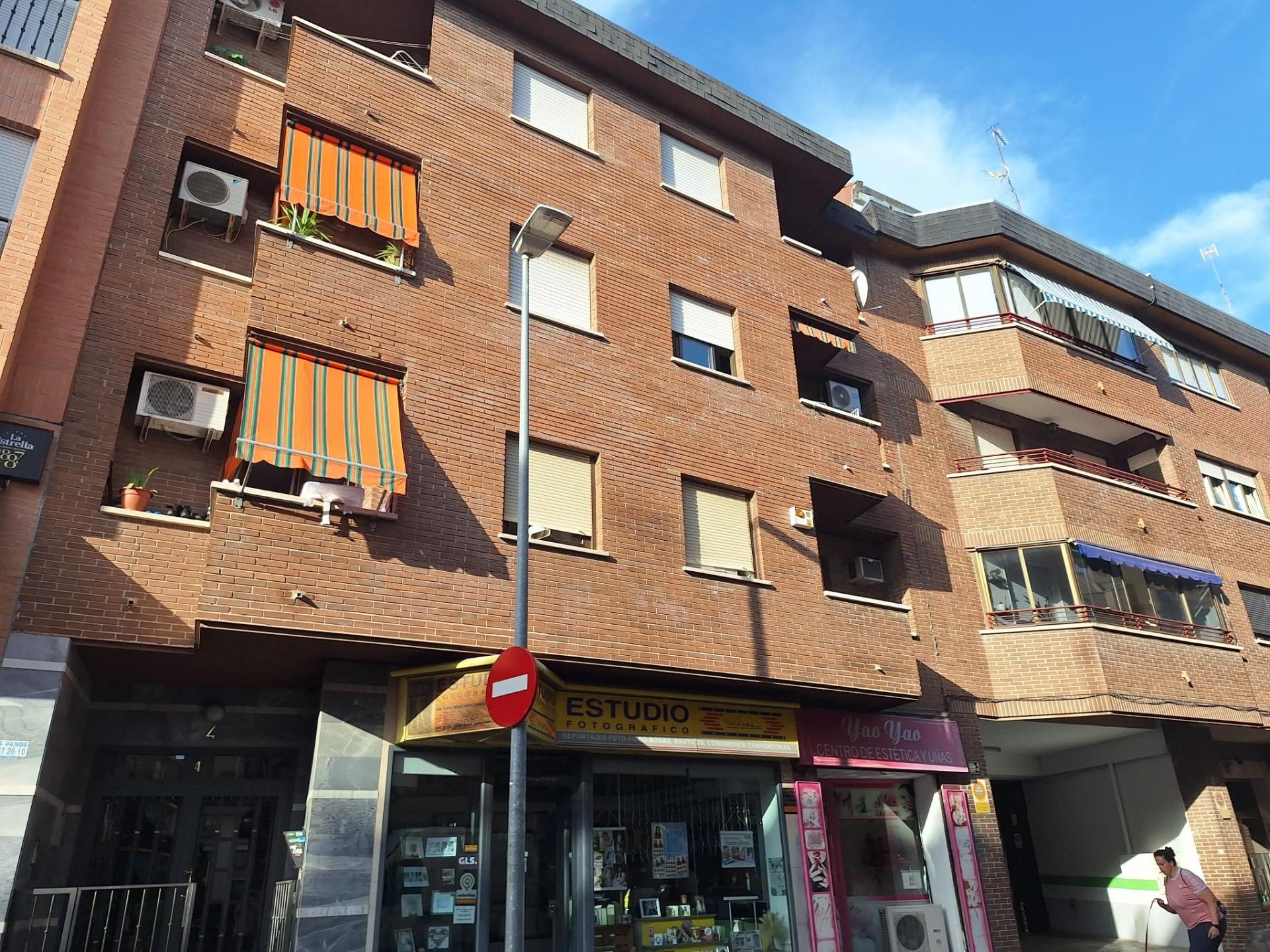 Vista exterior de Pis en venda en Las Rozas de Madrid amb Calefacció i Terrassa