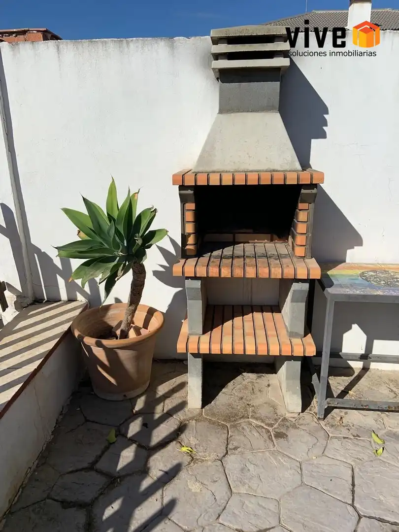 Casa adosada en venta en Mairena del Aljarafe con Aire acondicionado, Calefacción y Jardín privado