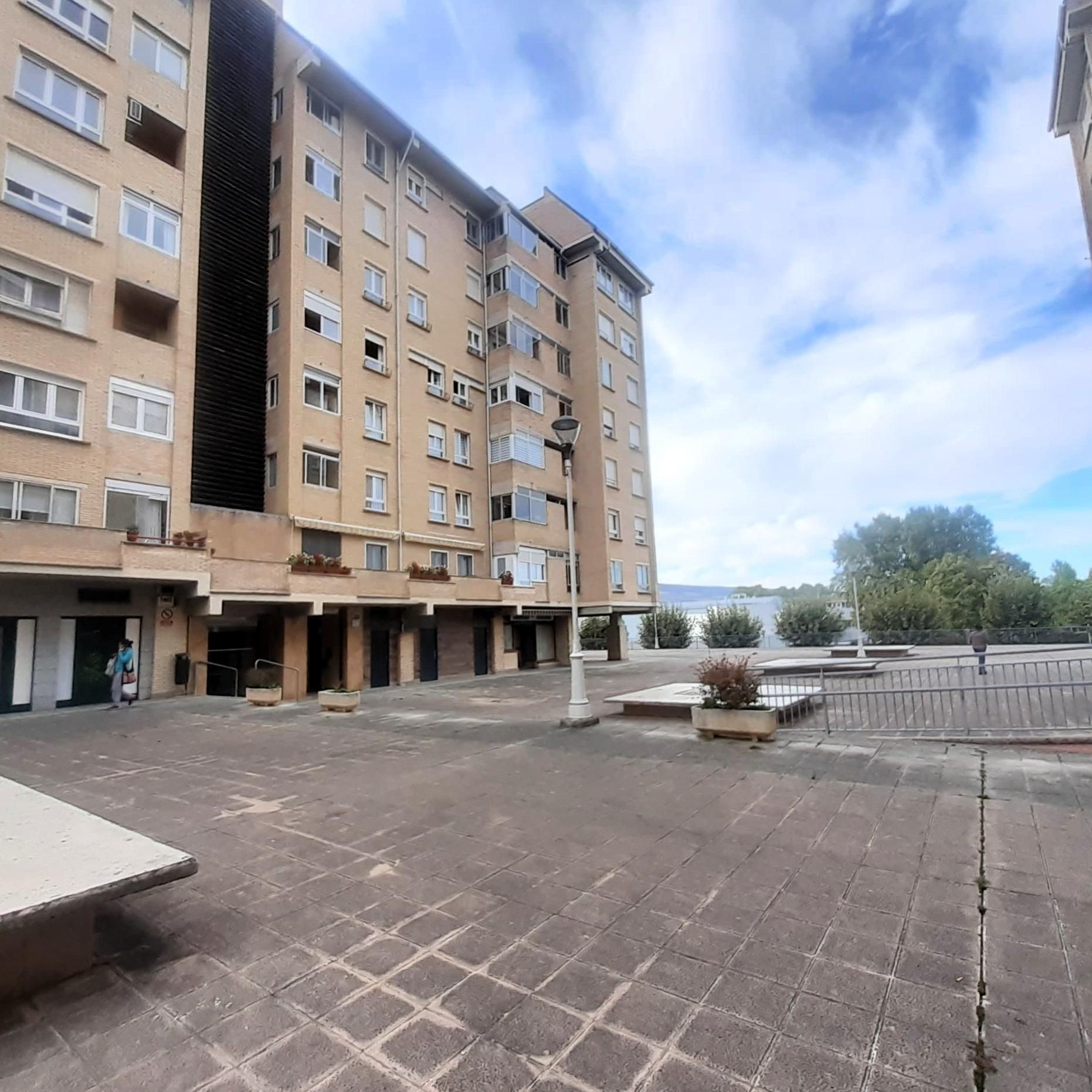 Außenansicht von Wohnung zum verkauf in Zizur Mayor / Zizur Nagusia mit Heizung, Terrasse und Möbliert