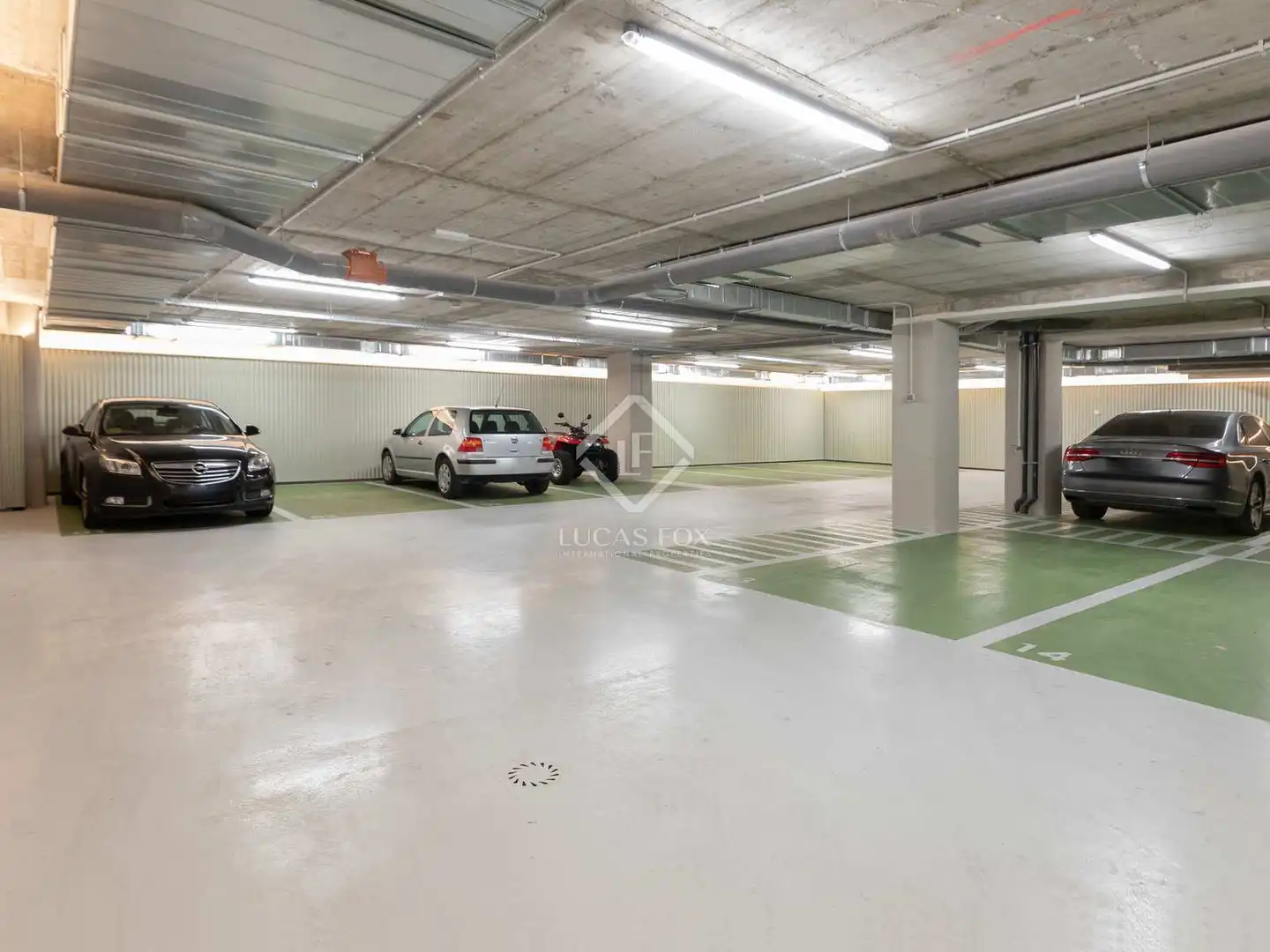 Parking de Piso en venta en Lloret de Mar con Aire acondicionado, Calefacción y Balcón