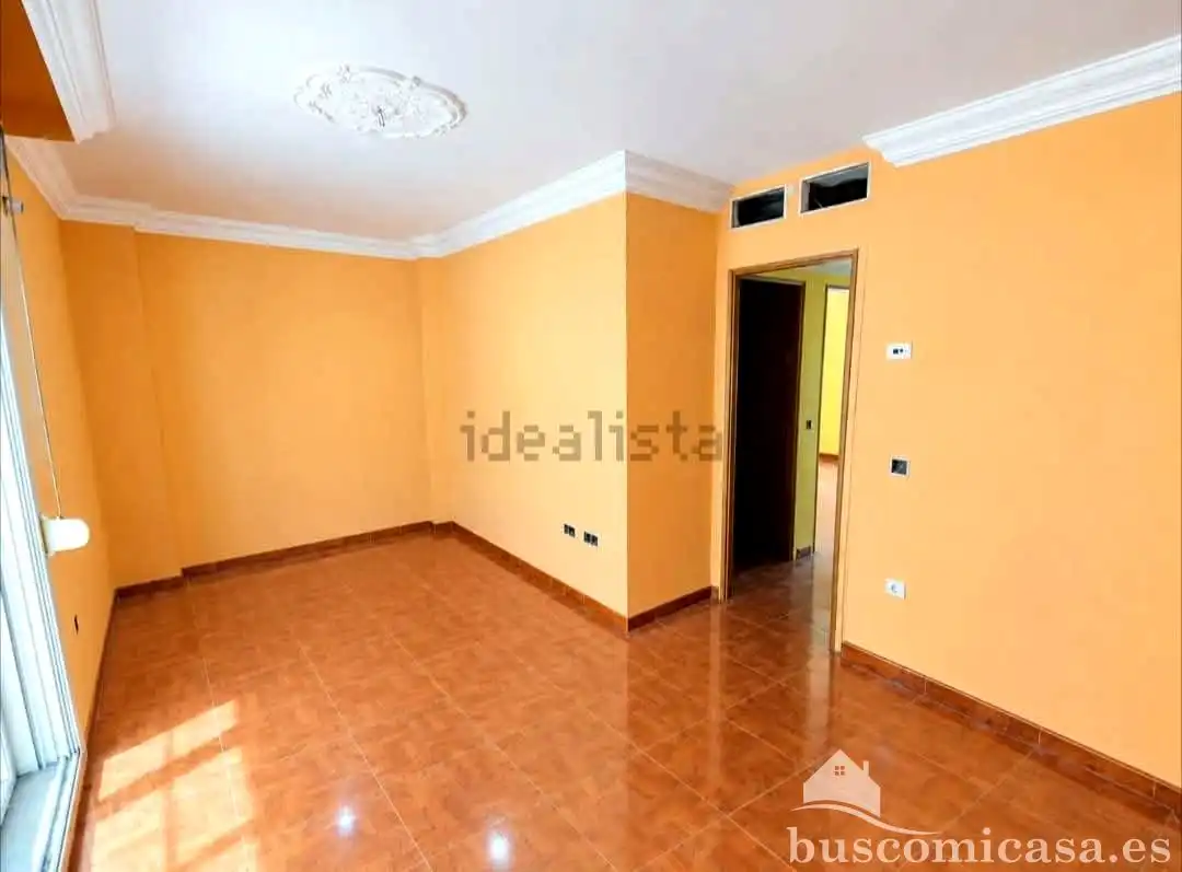 Casa amb balcó en venda a Avenida Doctor Juan Reyes, imagen 5
