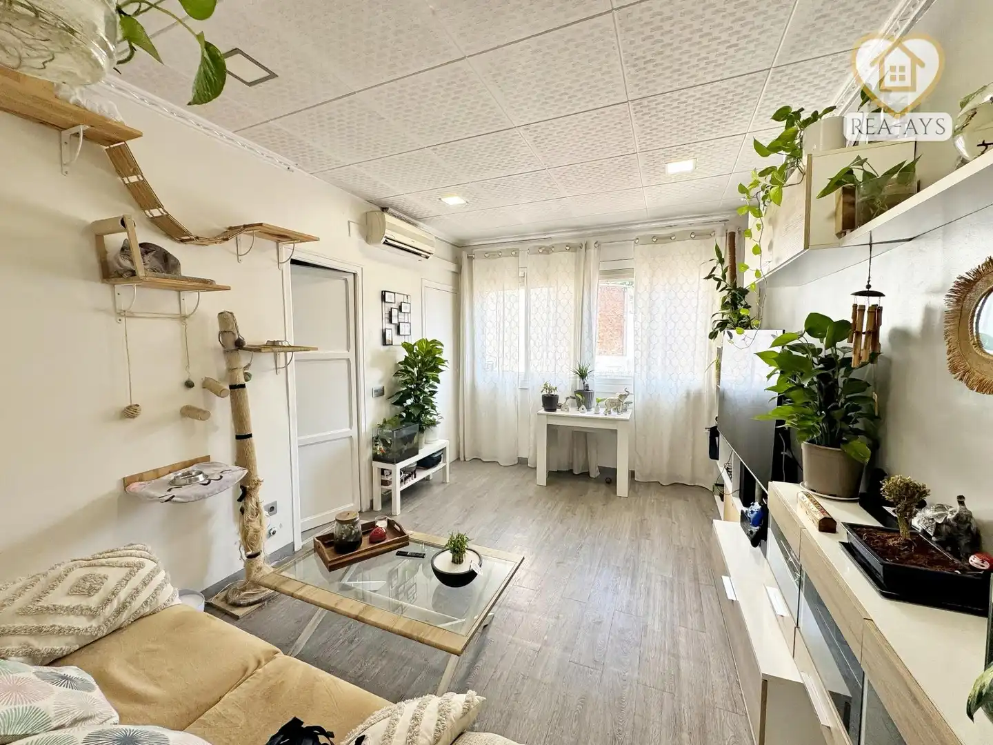 Sala de estar de Piso en venta en Montcada i Reixac con Aire acondicionado, Calefacción y Parquet