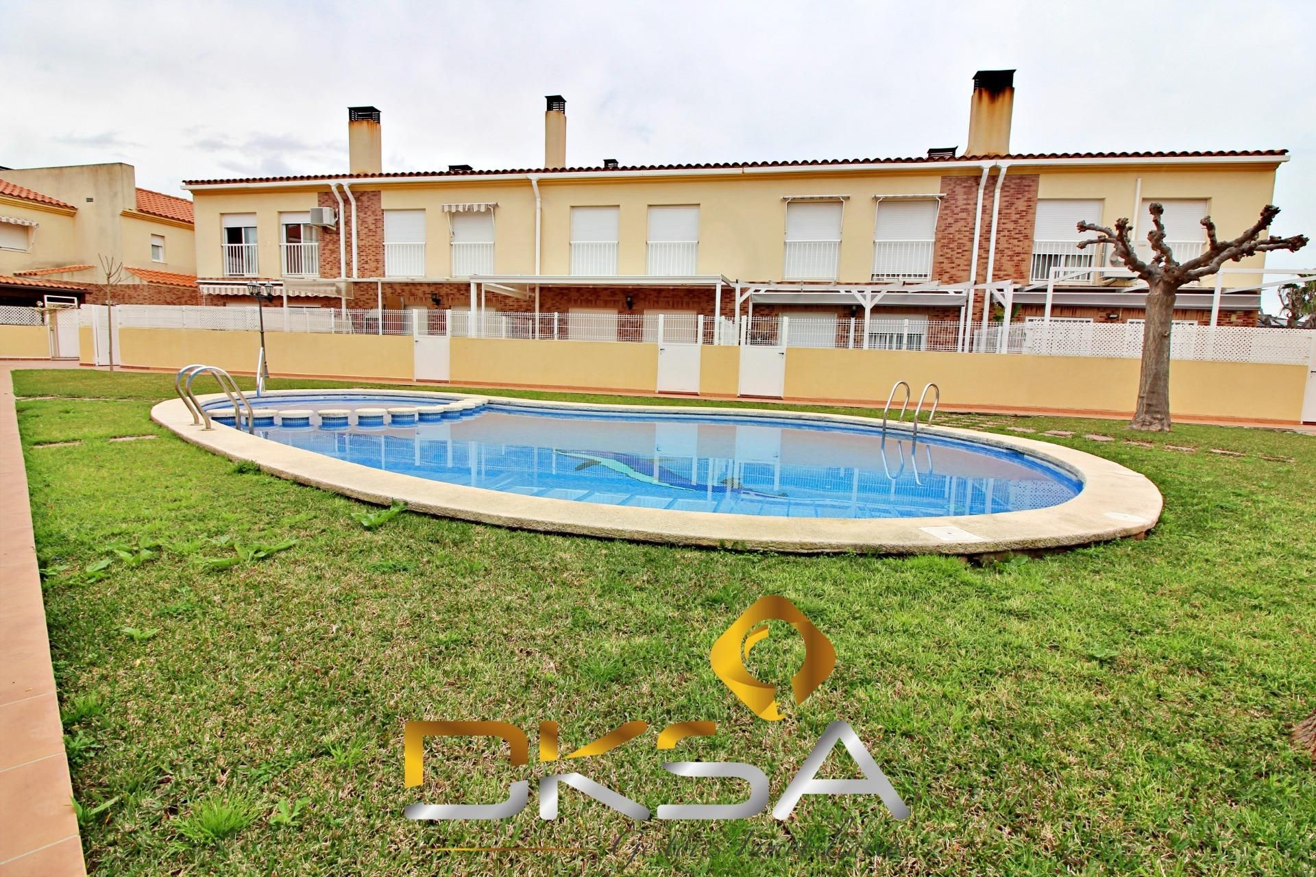 Exterior view of Single-family semi-detached for sale in Burriana / Borriana  with Air Conditioner, Heating and Private garden
